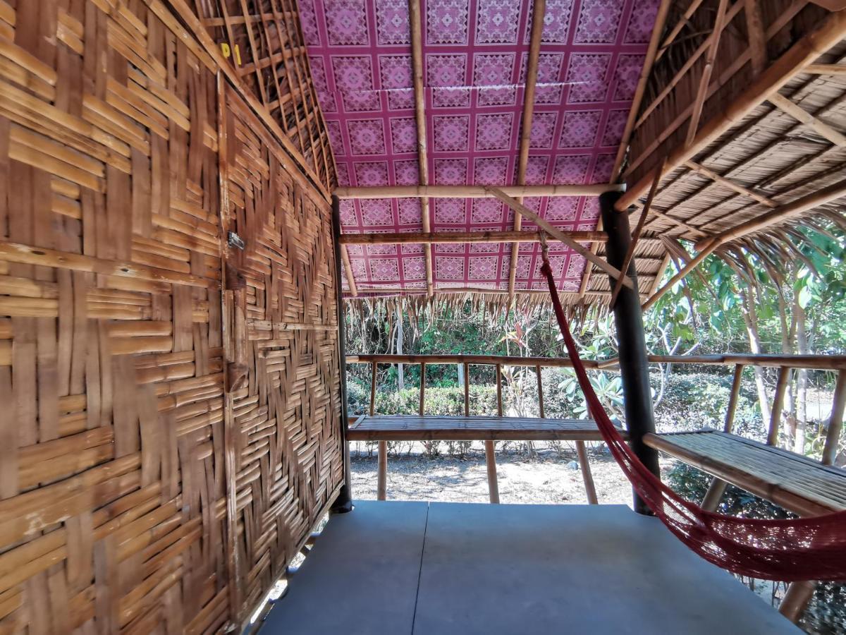 Phuhaya Bamboo Bungalows Ko Lanta Exterior foto